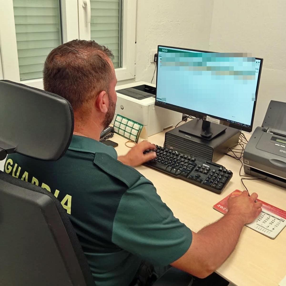 La Guardia Civil investiga a un asesor en Zalamea de la Serena.