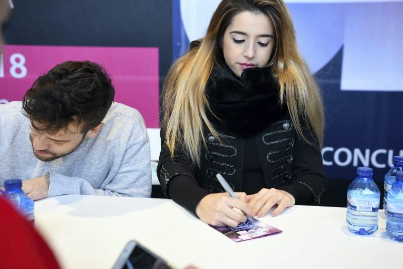 Firma de discos de los exconcursantes de OT en Puerto Venecia