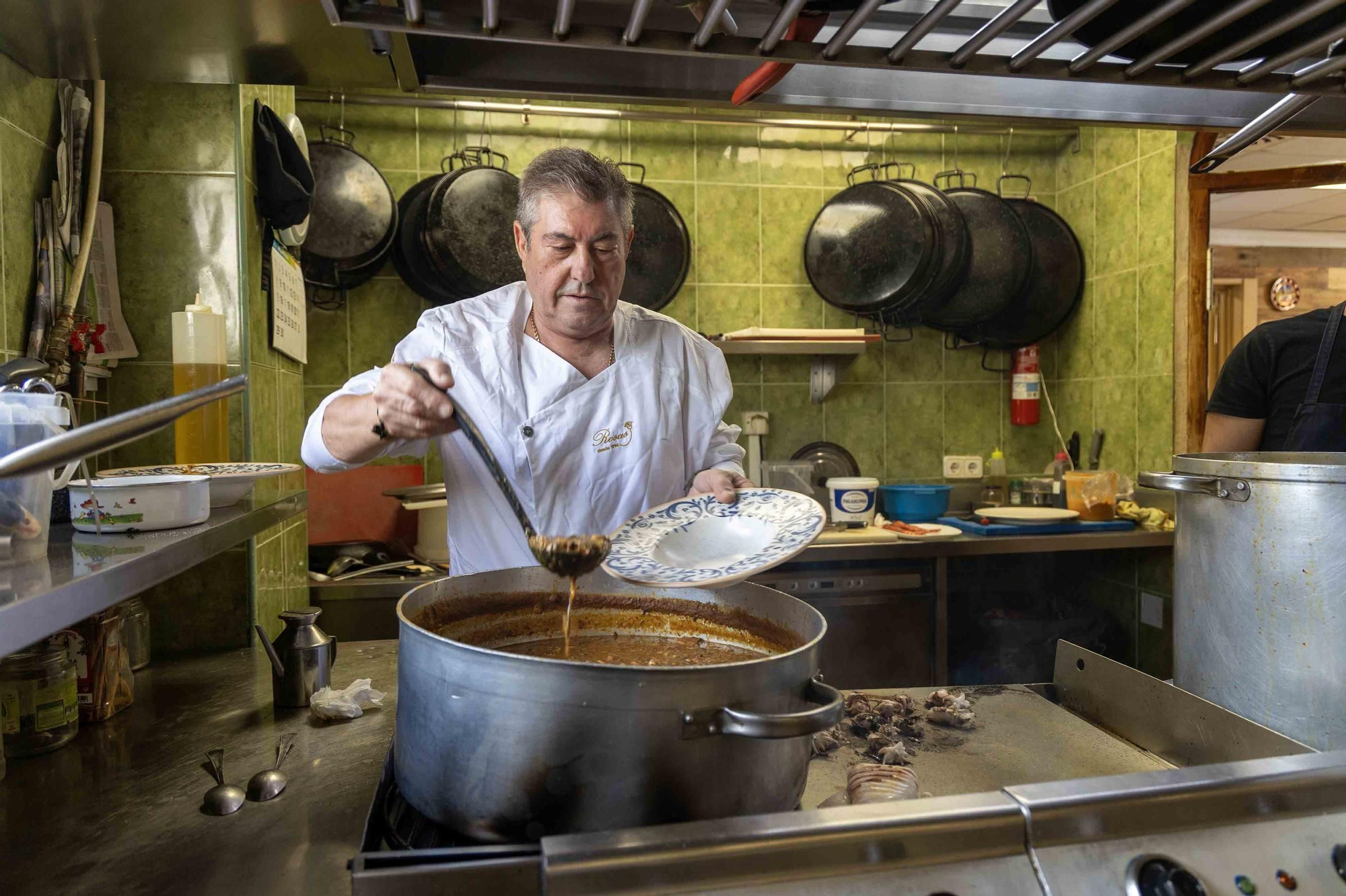 El restaurante Rosas de El Campello sorprende con una espectacular olleta en el segundo día de Menjars de la Terra en l’Alacantí