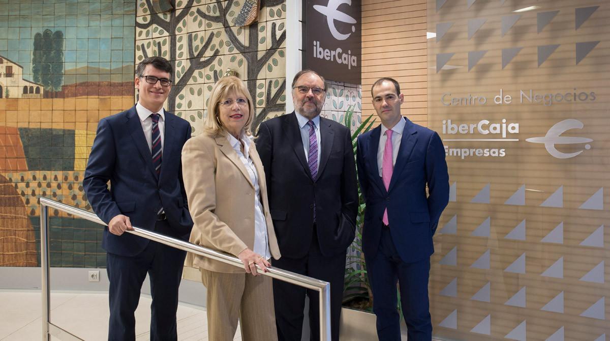 Los participantes en la mesa redonda de El Periódico e Ibercaja. De izquierda a derecha, Ignacio Corominas, Montserrat Casanovas, Josep Soler y Xavier Brun. Los participantes en la mesa redonda de El Periódico e Ibercaja. De izquierda a derecha, Ignacio Corominas, Montserrat Casanovas, Josep Soler y Xavier Brun.