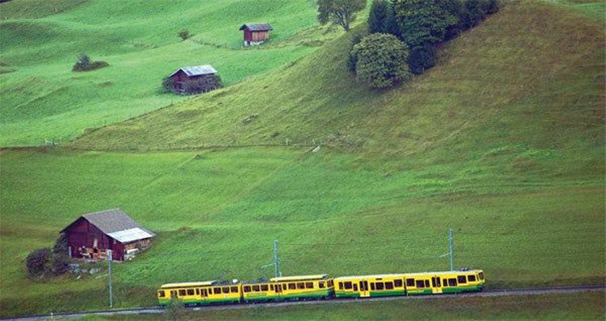 El tren es el medio de transporte ideal para recorrer Suiza: de Zúrich a Berna, luego
Interlaken, l
