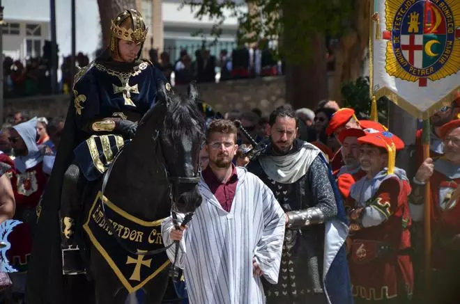 Moros y Cristianos de Petrer 2024: la Embajada de la cruz recupera la villa