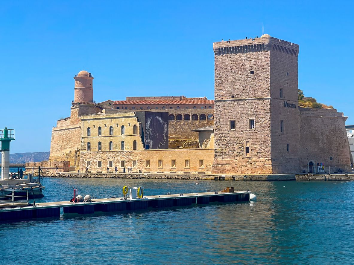 El fuerte Saint Jean fue construido en el siglo XVII para proteger la entrada del puerto del Marsella.