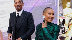 Will Smith y Jada Pinkett en la alfombra roja de los Oscar. 