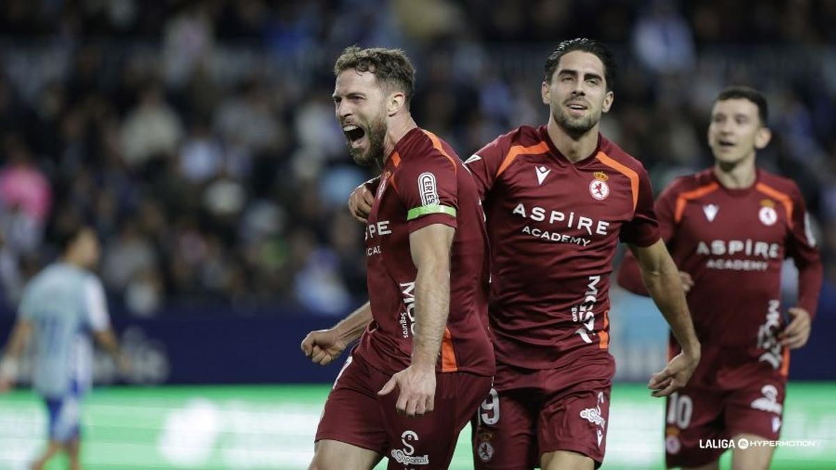 Iván Calero celebra el gol del empate ante el Málaga en La Rosaleda.