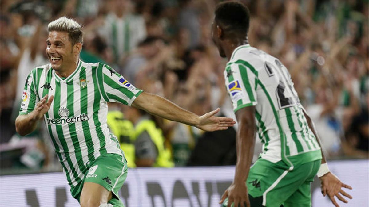 Joaquín da la victoria al Betis en el derbi andaluz - LALIGA