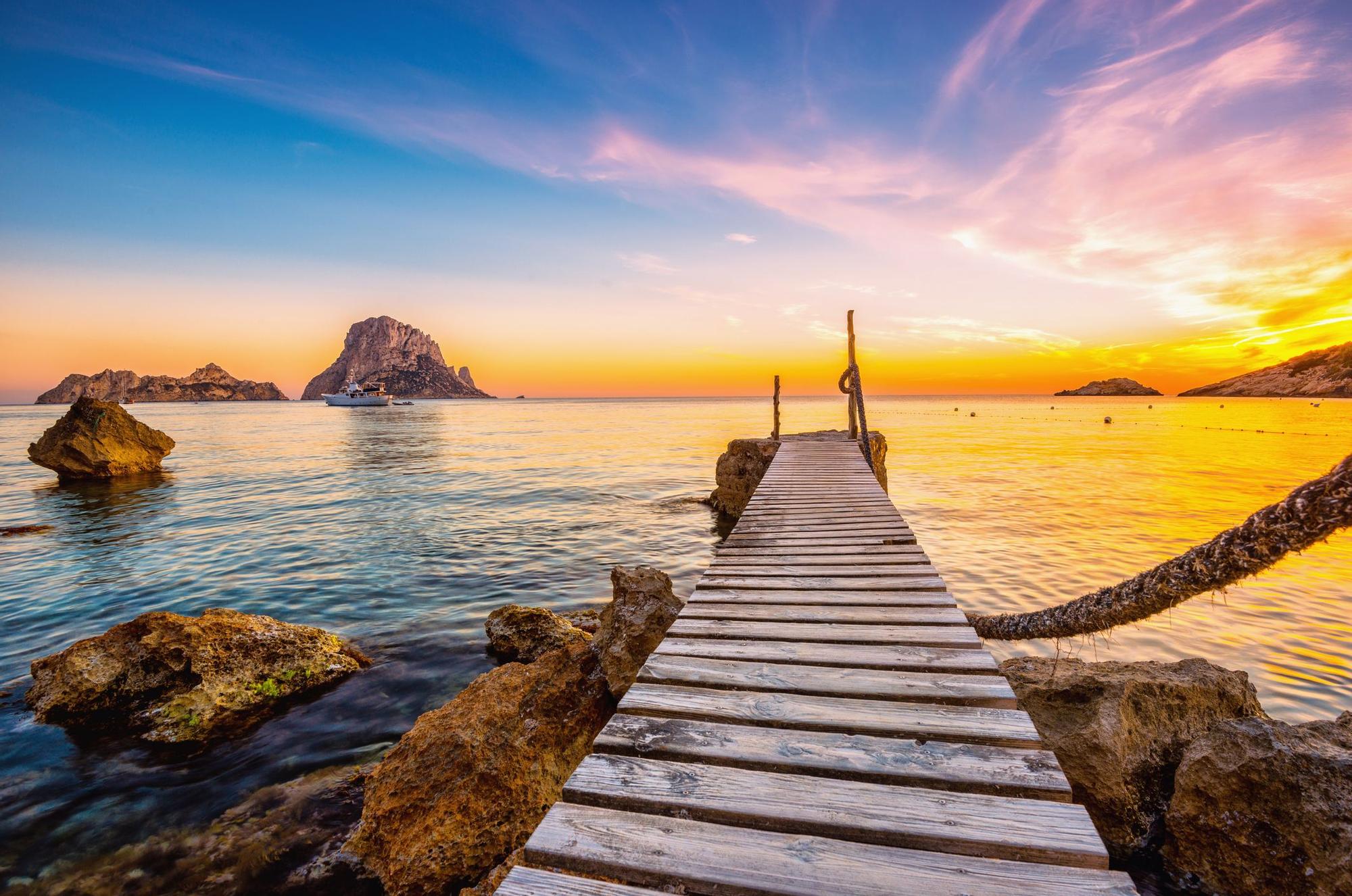 El pueblo que guarda los mejores atardeceres de Ibiza