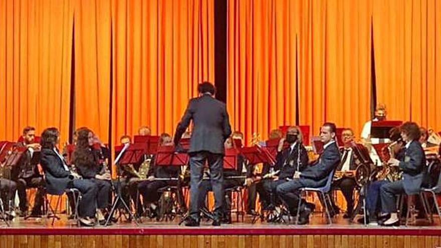 Los asistentes pudieron disfrutar de la Banda de Música de Épila. | SERVICIO ESPECIAL