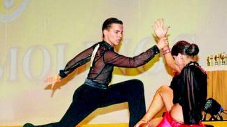 Ochenta parejas participarán en los campeonatos de bailes de Almendralejo