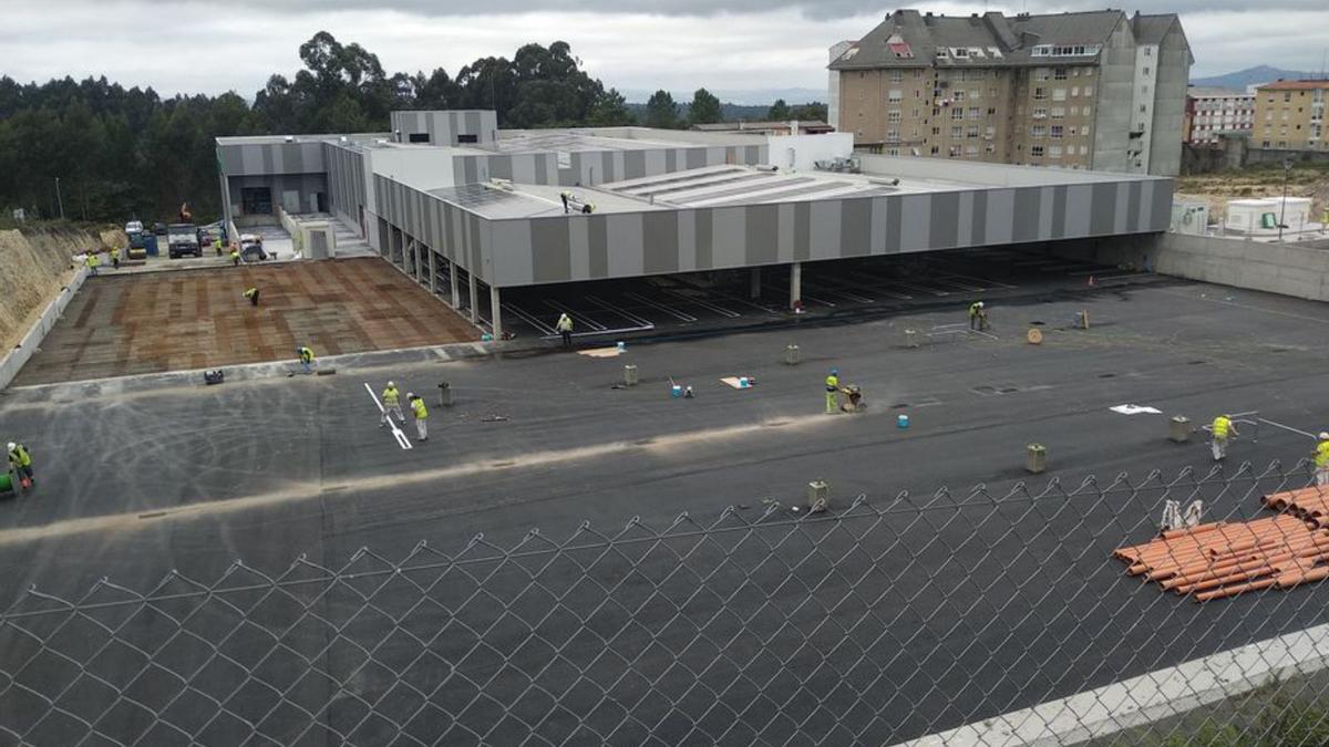 Los trabajos se centran ahora en el parking y su acceso.   | // L.D. 