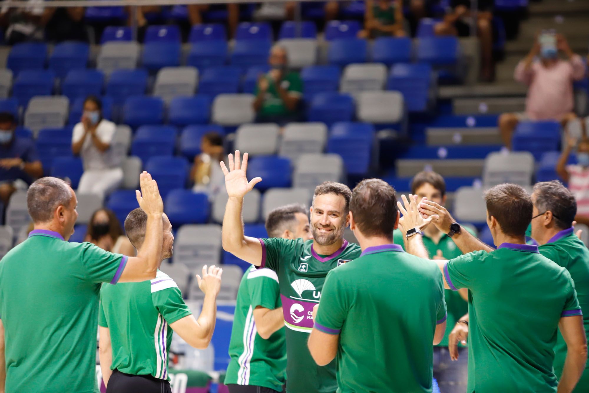 Carlos Cabezas juega su último partido con el Unicaja en el Carpena