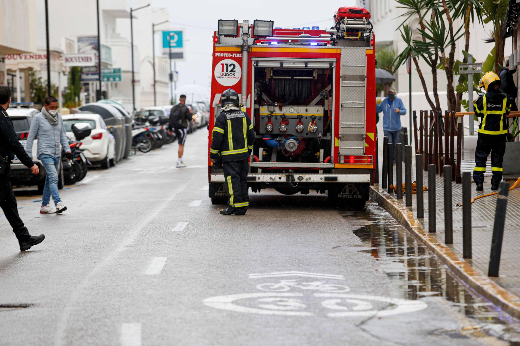 Alarma por un incendio en la cocina de un piso en Ibiza