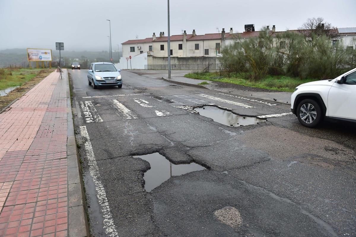 Fotogalería | Baches cada vez más profundos en Plasencia