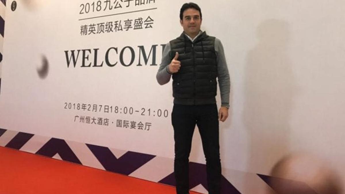 Alberto Toril, durante su etapa en China.