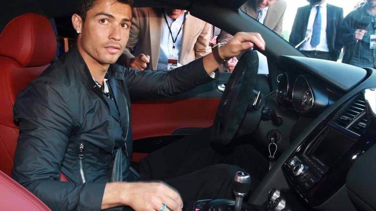 zentauroepp34034938 motor airbag cristiano ronaldo en su coche171108141146