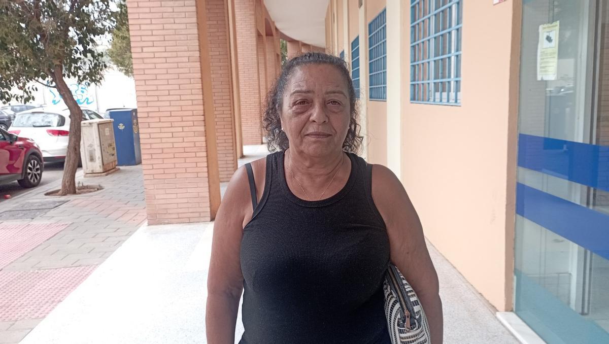 María Cortés, 66 años, ayer delante del IMV.