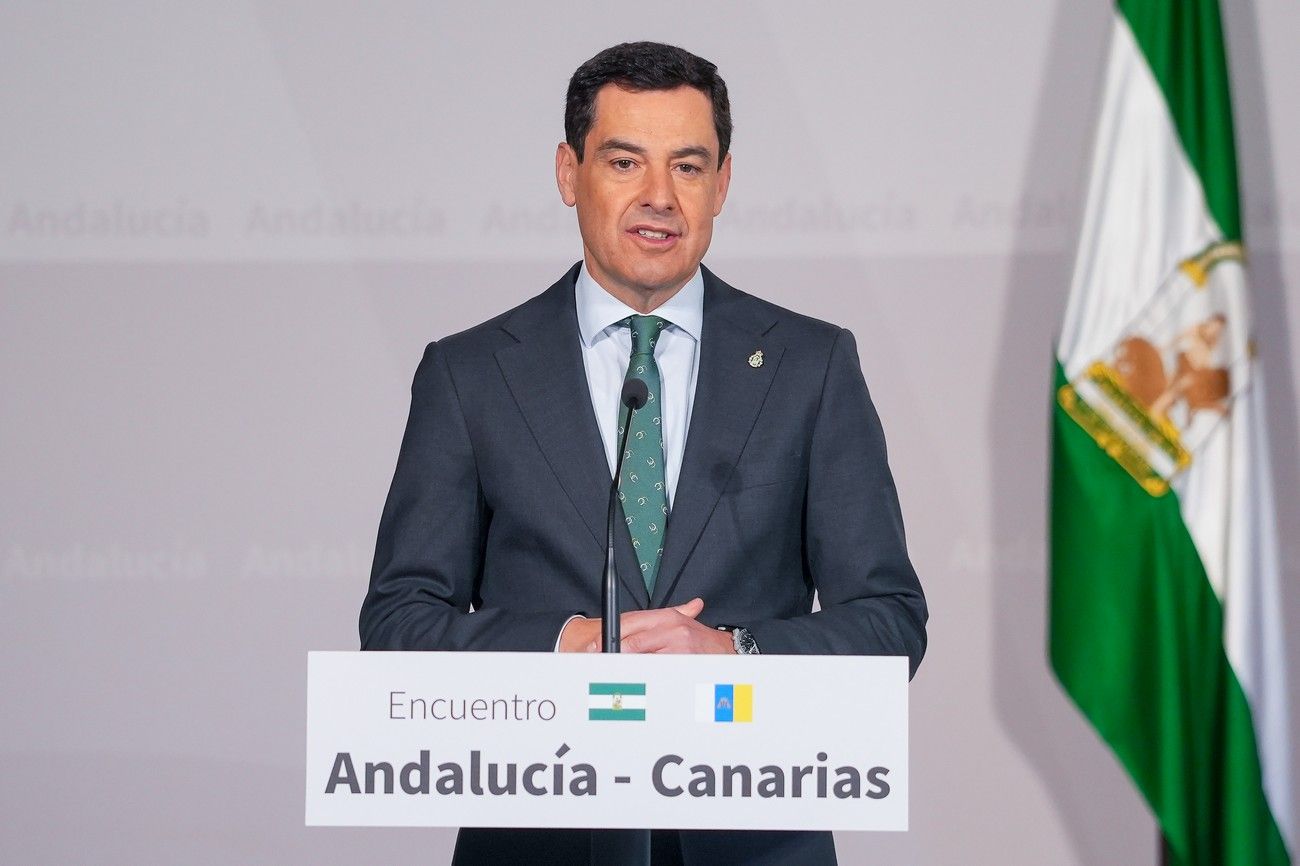 Imagen del encuentro de este miércoles entre los presidentes de Andalucía y Canarias, Juan Manuel Moreno y Fernando Clavijo