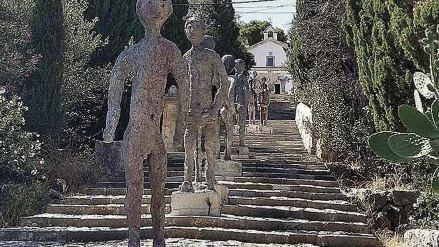 Las esculturas que forman parte de la exposición del Calvari.