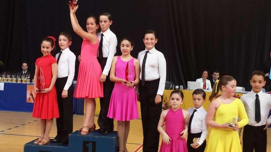 La pareja vilagarciana se subió al primer cajón del podio en el reciente Campeonato Gallego.  // FdV