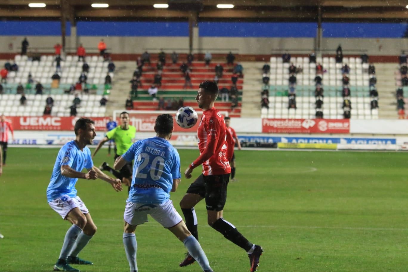 Las mejores imágenes del duelo entre el Zamora CF y el Pontevedra (0-0)