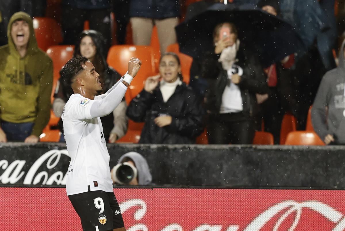 Valencia - Betis: El gol de Justin Kluivert