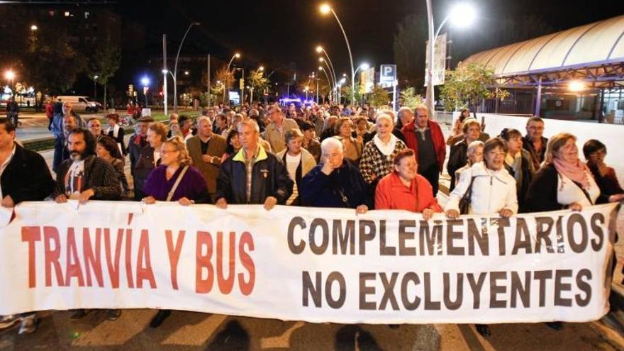 Multado por pegar carteles informativos de la asociación de vecinos