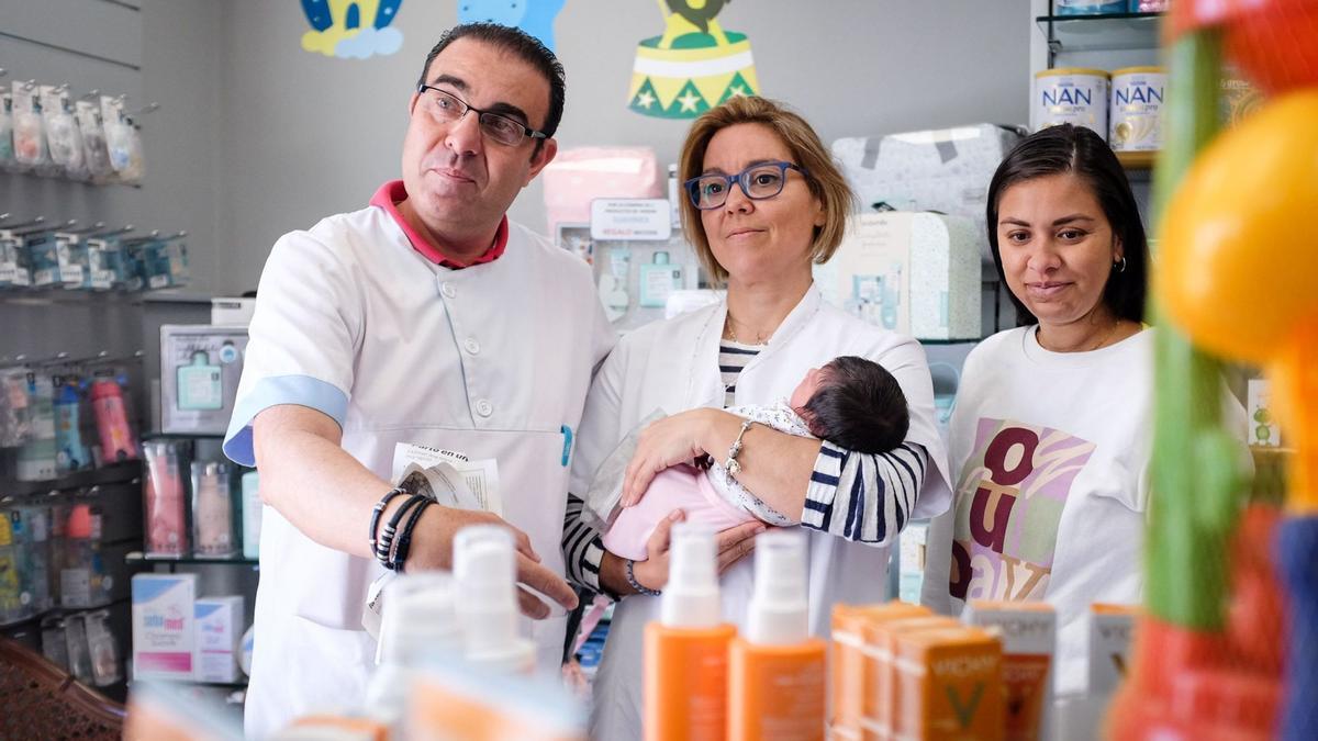 Así es el bebé que nació en una farmacia de Canarias