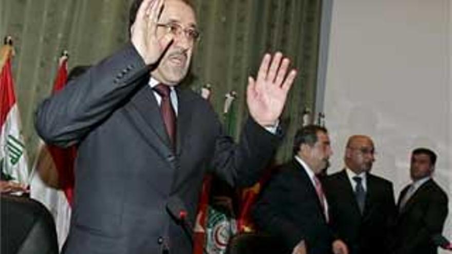 El primer ministro iraquí pide cooperación internacional para rescatar al país del caos