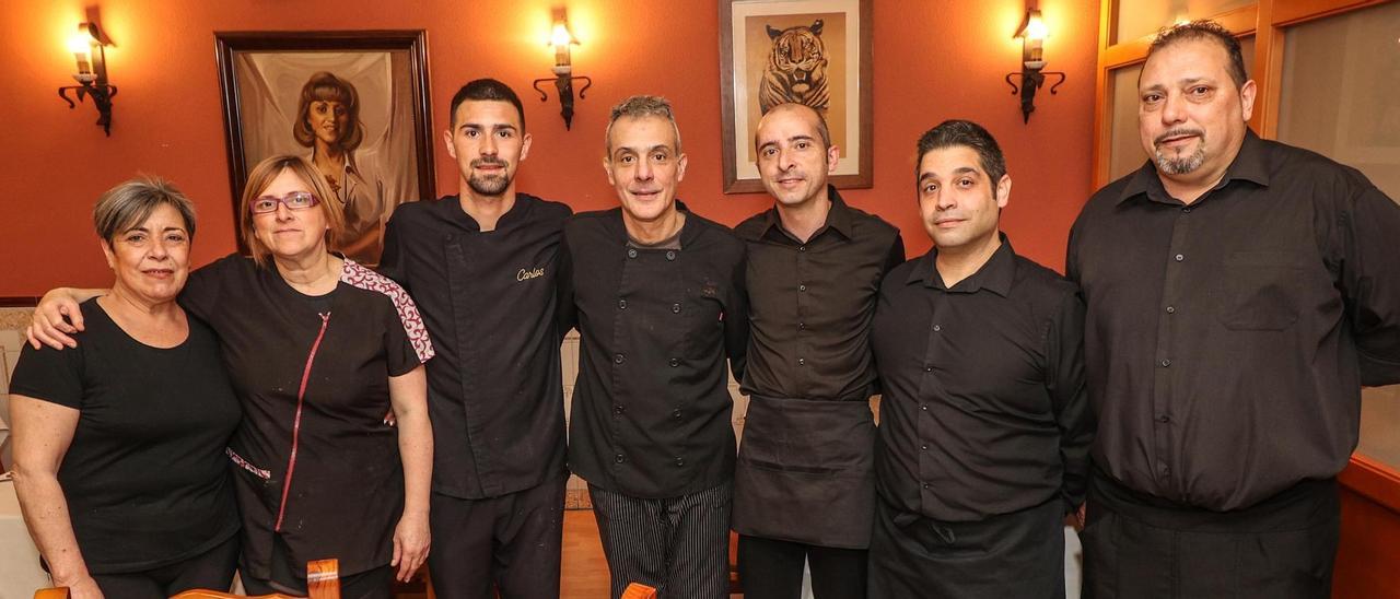 Los asistentes a la jornada de ayer disfrutaron de un cóctel de bienvenida y llenaron las instalaciones del restaurante Casa Paqui, en Castalla.