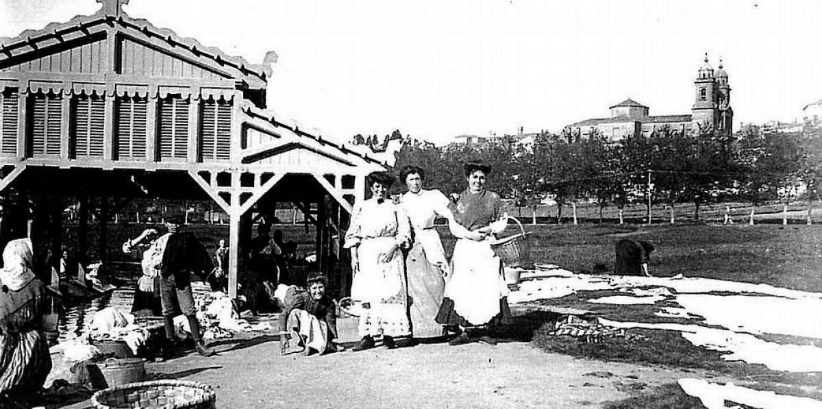 A finales del siglo XIX y principios del XX, una estructura de madera dominabe el paise del Parque de Galeras: el ‘lavadoiro do Espiño’