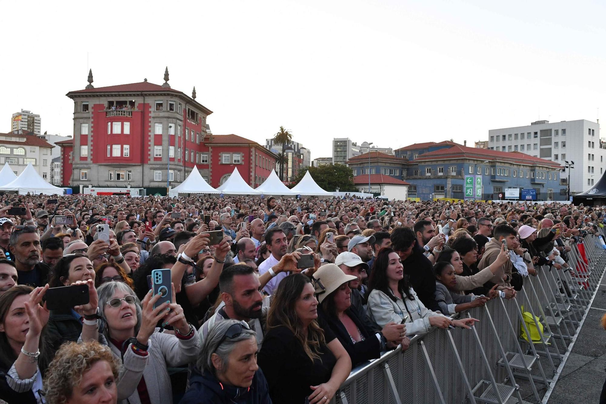 Luis Miguel alarga su leyenda en A Coruña