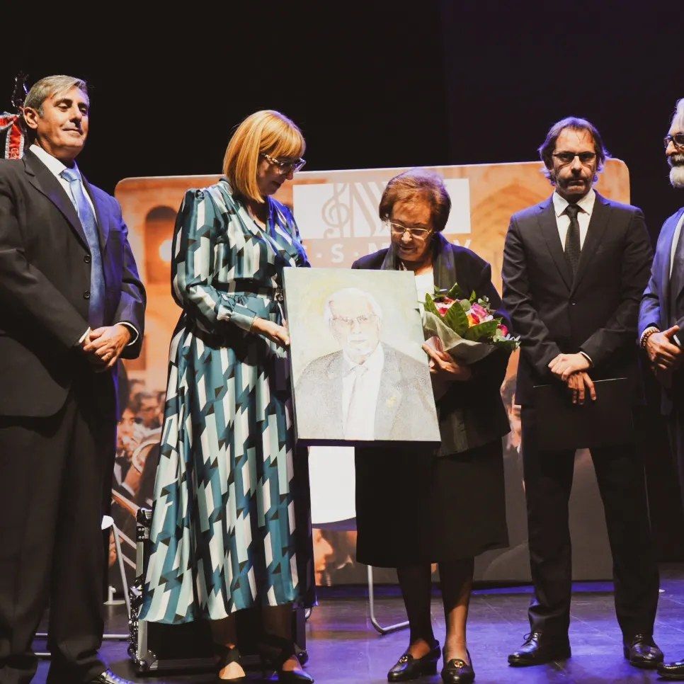 Quart rinde homenaje a Ángel Asunción