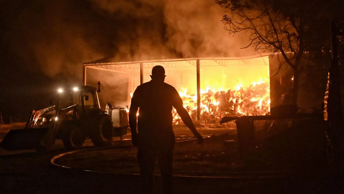 Grecia pide ayuda europea para combatir unos incendios que dejan más de 5.000 evacuados