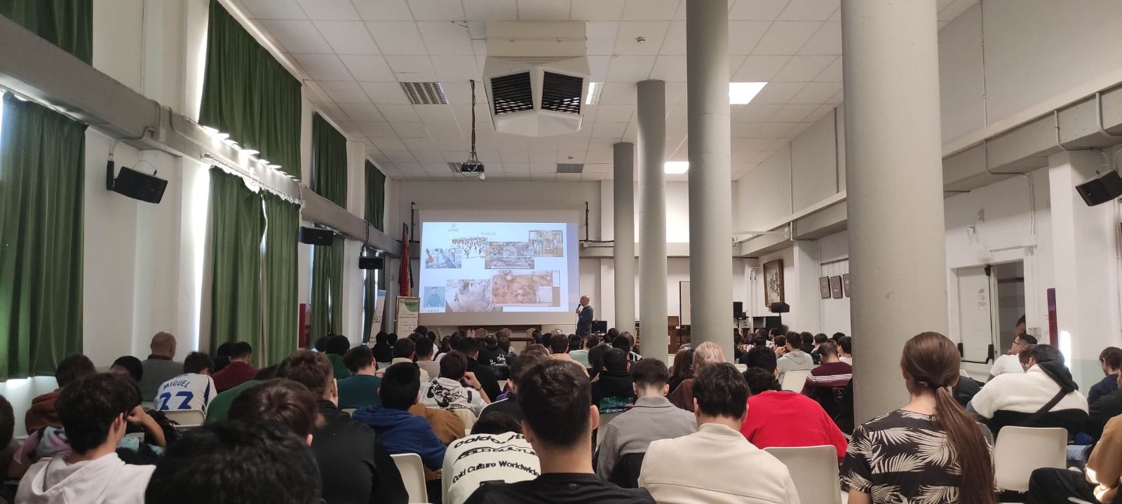 Feria de empleo en el IES Ítaca