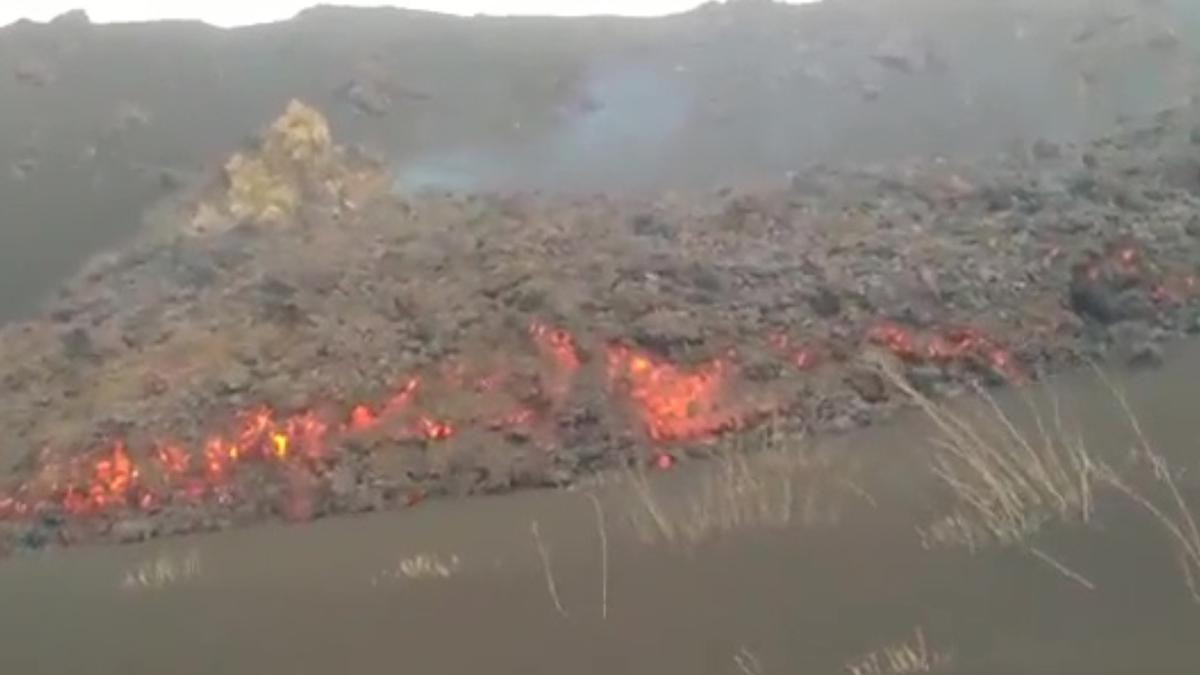 Nueva colada al sur del cono principal del volcán de La Palma,