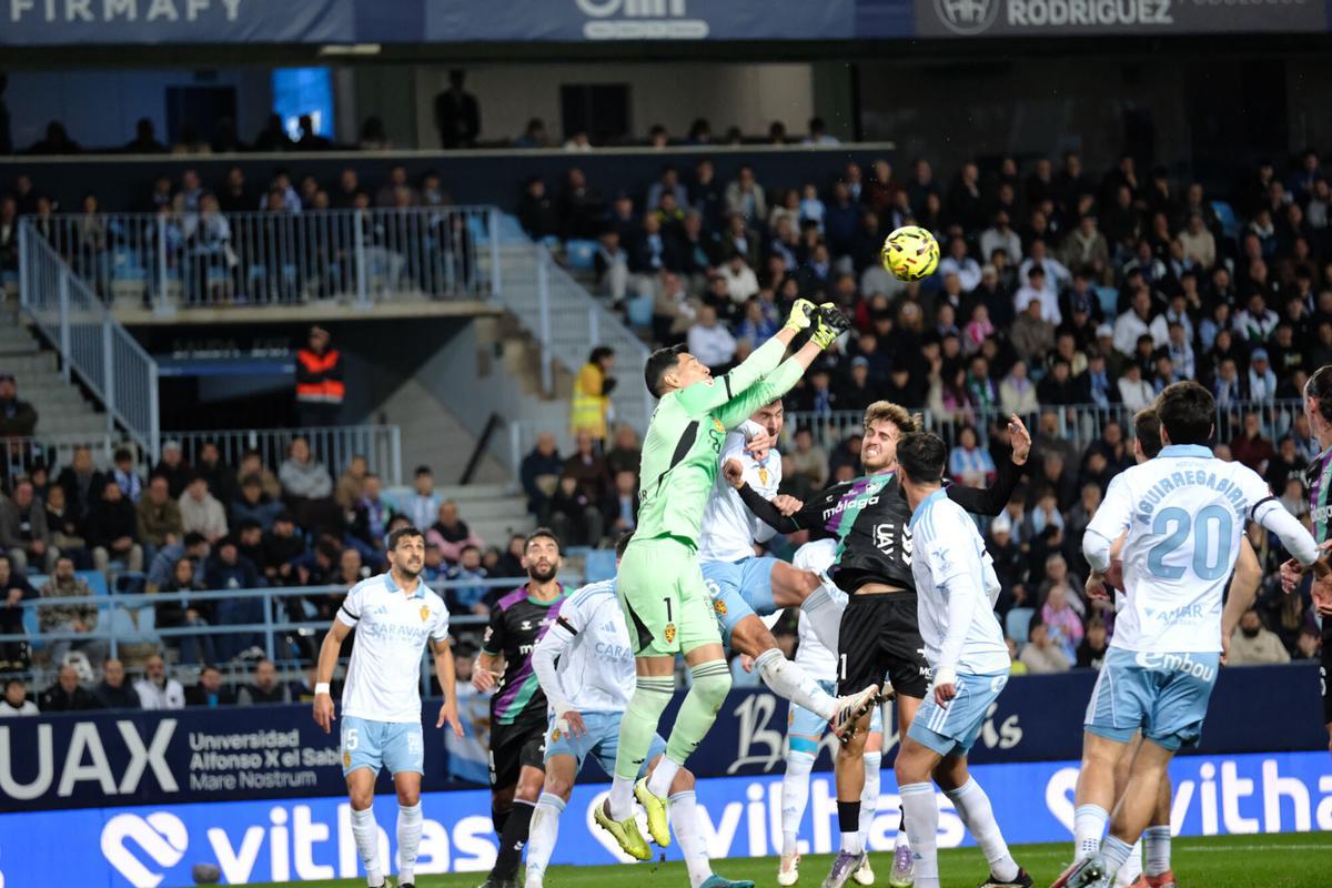 Málaga CF se enfrenta al Real Zaragoza en la Rosaleda. Málaga CF se enfrenta al Real Zaragoza en la Rosaleda.