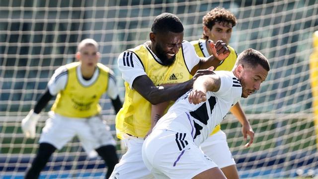 Último entrenamiento del Real Madrid antes de viajar a Los Ángeles