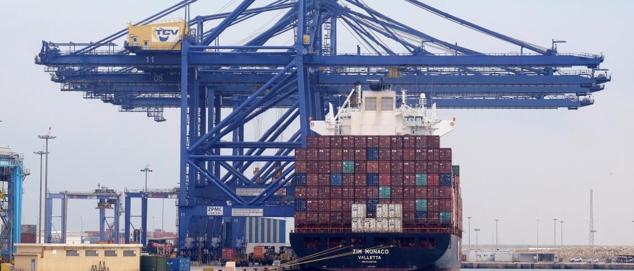 Maersk sigue los pasos de MSC y Cosco en Valenciaport