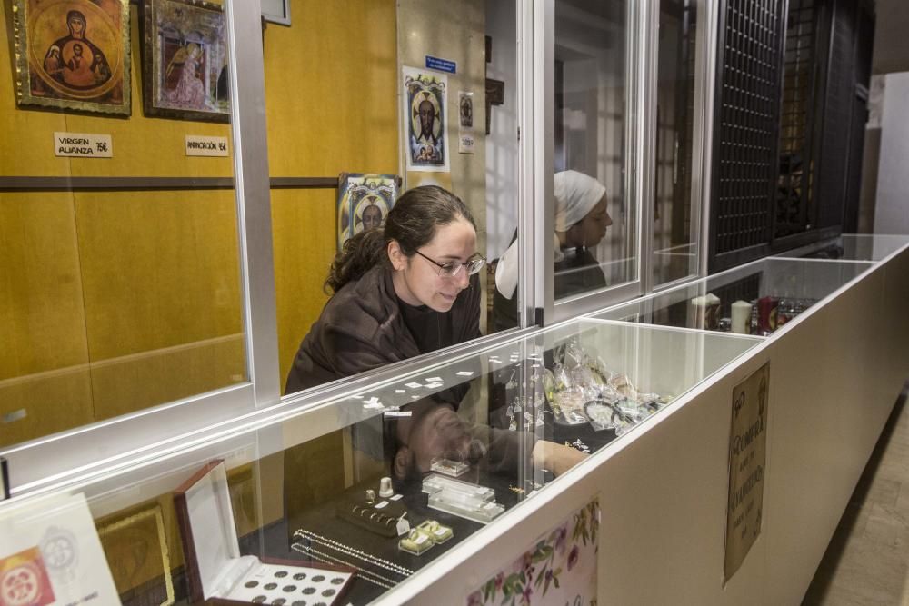 Las reliquias de Santa Teresa del Niño Jesús ya están en el monasterio de Santa Faz.