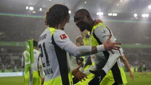 Serhou Guirassy celebra su gol con el Borussia Dortmund ante el VfL Wolfsburg