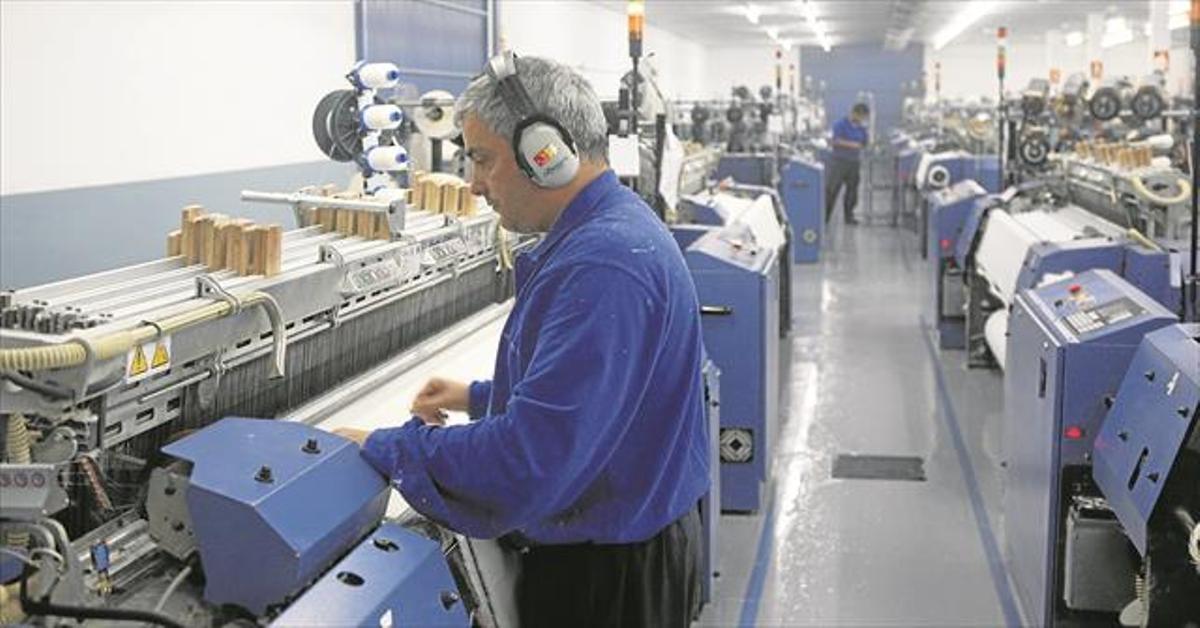 Los castellonenses hacen 1,6 millones de horas extra al año 14,7 mill. 1,6 mill 56%