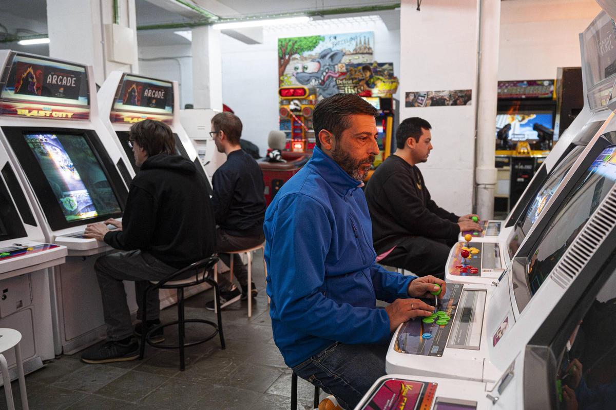 Así es la nueva sede de la asociación ARCADE en Esplugues: con 120 recreativas y medio centenar de pinballs