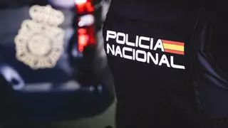 La Policía registra una tienda del barrio murciano de San Andrés por distribuir ropa falsificada