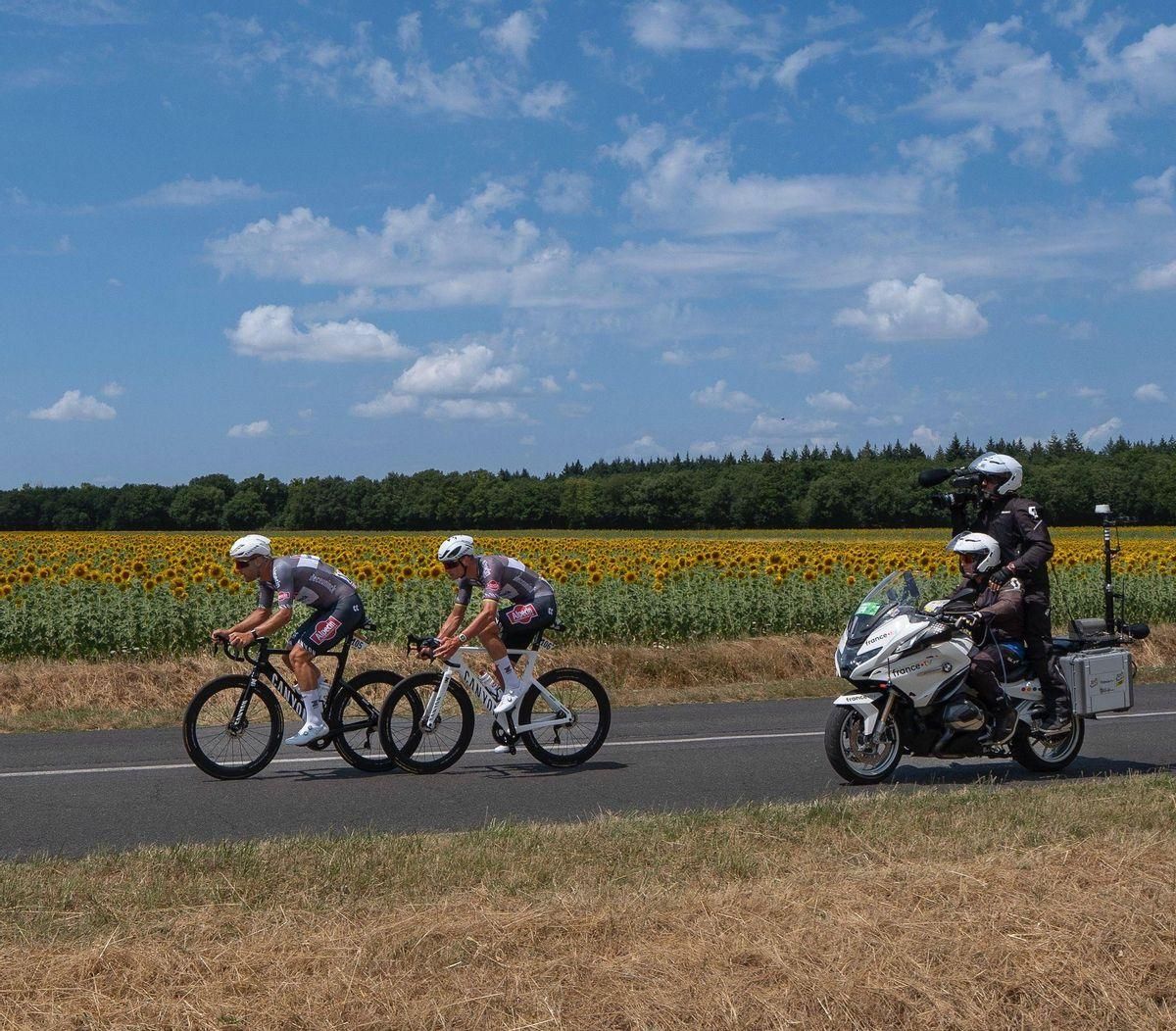 Rickaert (a la izquierda) y Van der Poel, durante la escapada.
