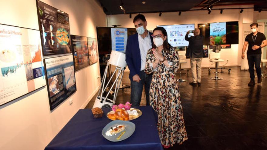 José Gilberto Moreno y Yaiza Castilla, ayer, en el Museo Elder.