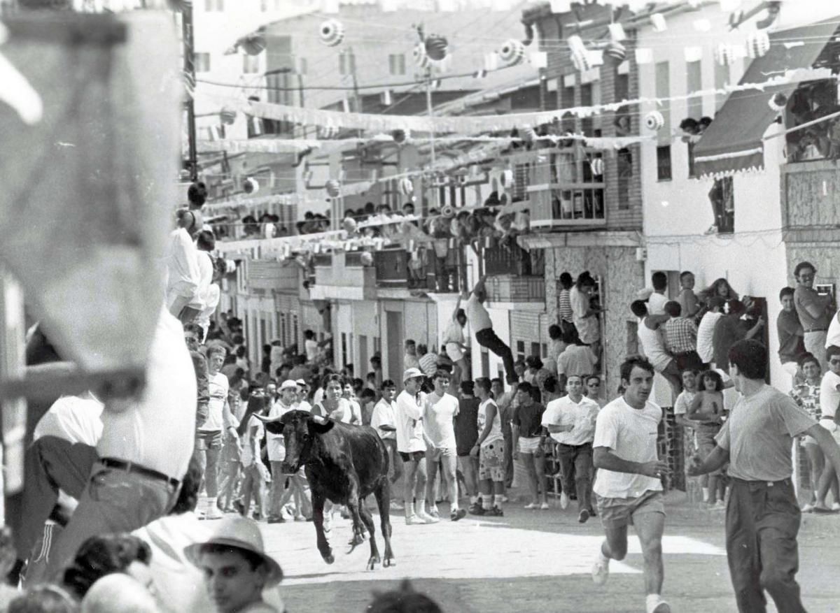 Los encierros de El Viso, en blanco y negro