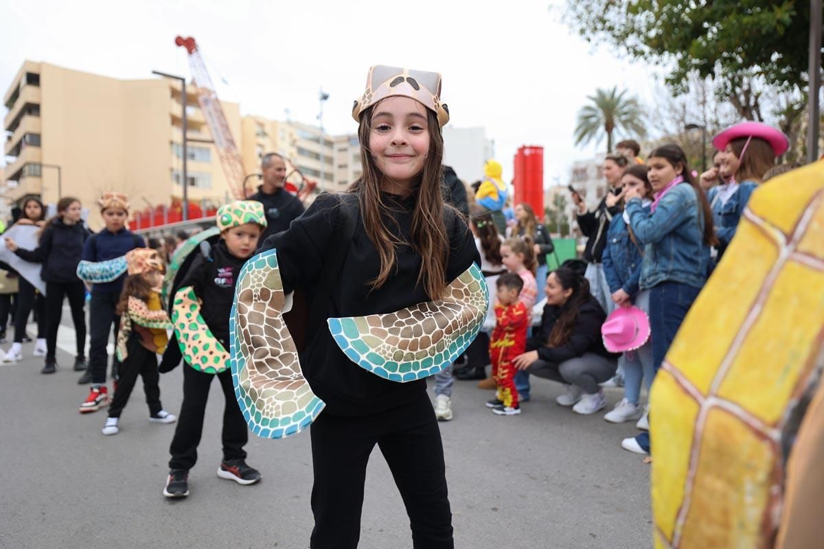Búscate en las imágenes de la rúa de Carnaval de Ibiza