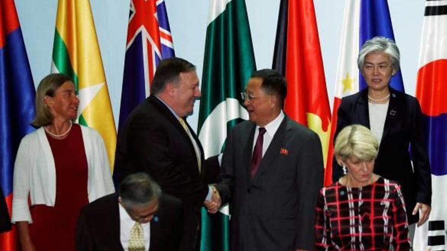 El secretari d&#039;Estat dels Estats Units, Mike Pompeo, i el ministre d&#039;Exteriors de Corea del Nord, Ri Hong Ho