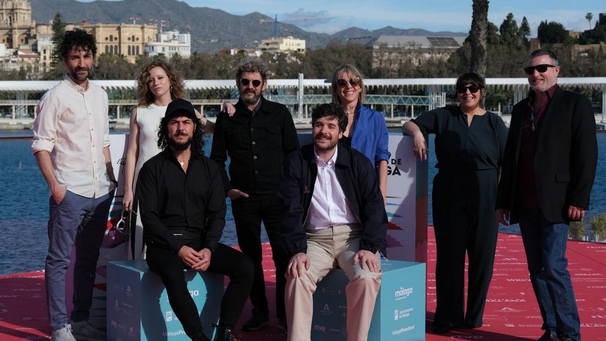 El equipo de «La desconocida» (Paco Bezerra y Pablo Maqueda, sentados).