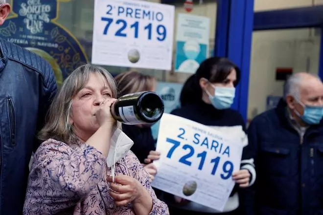 72119 premio de la Lotería de Navidad, imágenes de los premiados